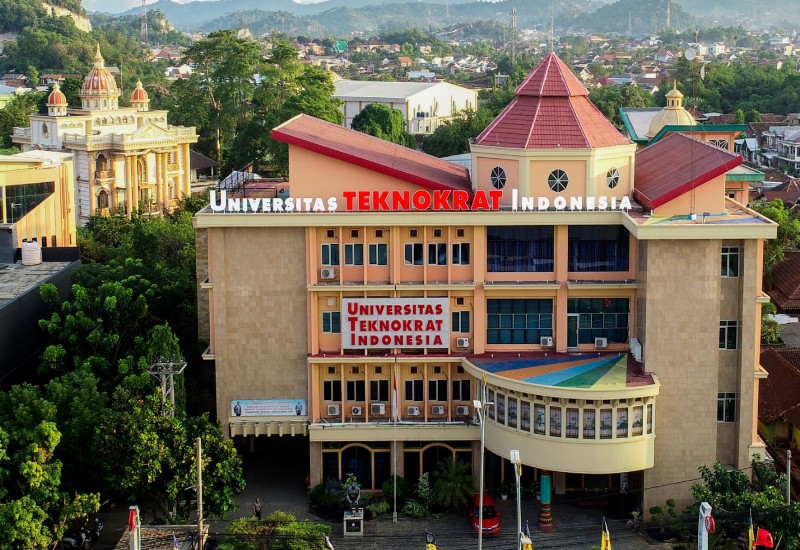  Webometrics Tegaskan PTS Terbaik 1 di Sumatera Adalah Universitas Teknokrat Indonesia