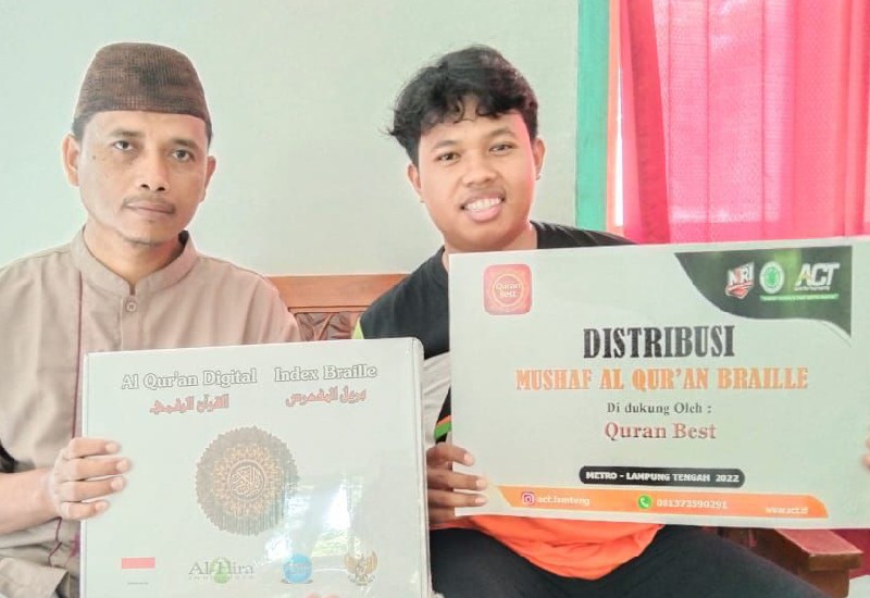  ACT Metro-Lampung Tengah Beri Bantuan Alquran Braille ke Pondok Pesantren Tri Bakti Alqudwah
