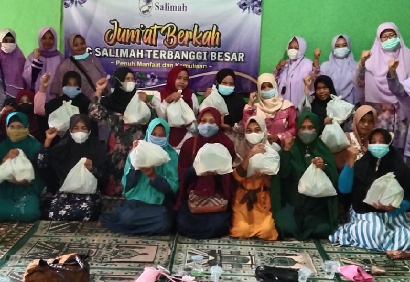  Salimah Terbanggi Besar dan Ranting Poncowati Gelar Jumat Berkah