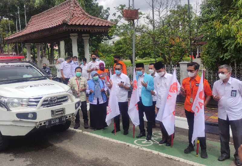  Wali Kota Palembang Lepas 3 Truk Paket Superqurban Rumah Zakat untuk Korban Gempa Sumbar