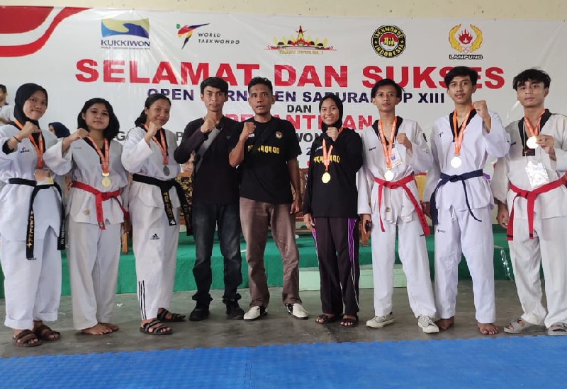  Taekwondoin PTS Terbaik ASEAN Universitas Teknokrat Indonesia Raih 4 Emas Saburai Cup