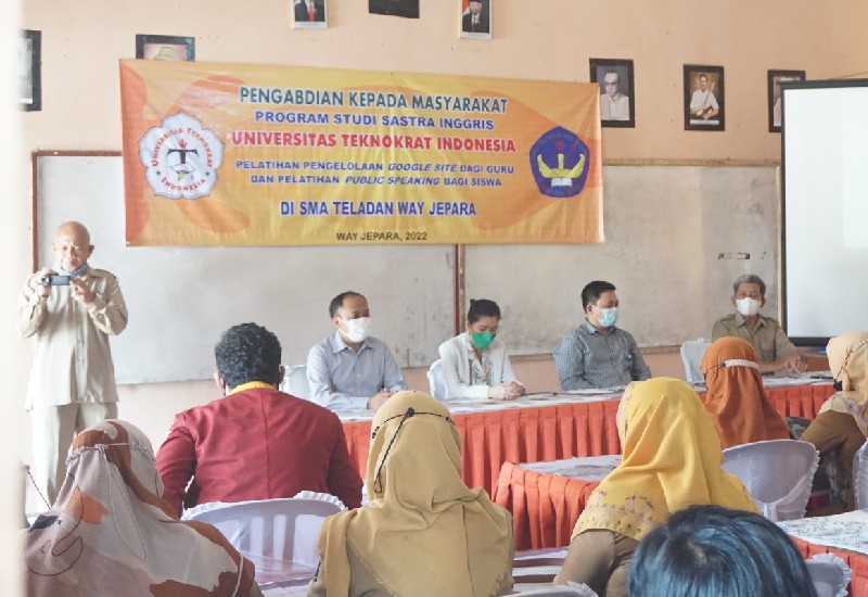  PTS Terbaik ASEAN Universitas Teknokrat Indonesia Latih Public Speaking Siswa SMA Teladan Way Jepara Lampung Timur