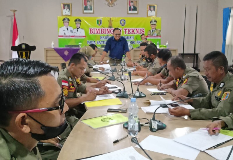  Dua Pol PP Lampung Jamaludin dan Sumaryadi Tunjukkan Kemampuan Menulis Karya Ilmiah Usai Bimtek Diampu Adian Saputra