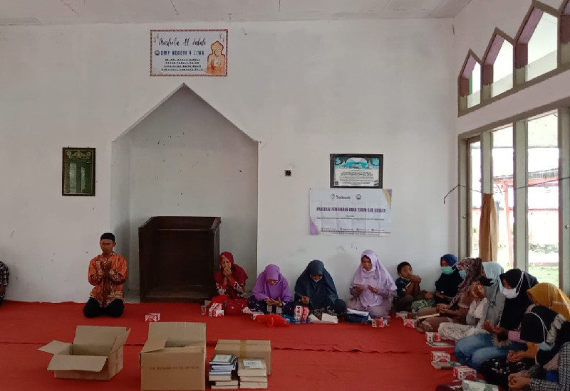  Salimah Lambar Tarhib Ramadan dan Santuni Yatim di SMPN 4 Liwa