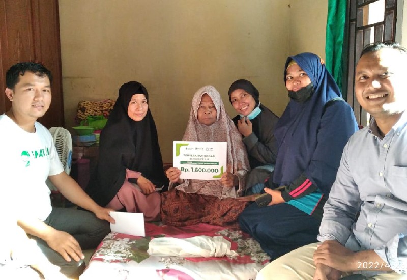  Bank Sampah Emak.ID Bantu Nasabah Suryati Patah Tulang Terserempet Kereta Api