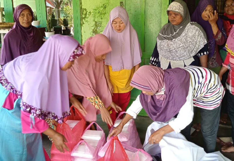  Sumarmi Inisiasi Jumat Berkah, Anak-Anak pun Bungah