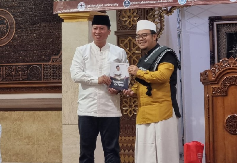  PTS Terbaik ASEAN Universitas Teknokrat Indonesia Peringati Nuzulul Quran di Masjid Asmaul Yusuf, Ustaz Asep Kholis: Bersahabatlah dengan Alquran