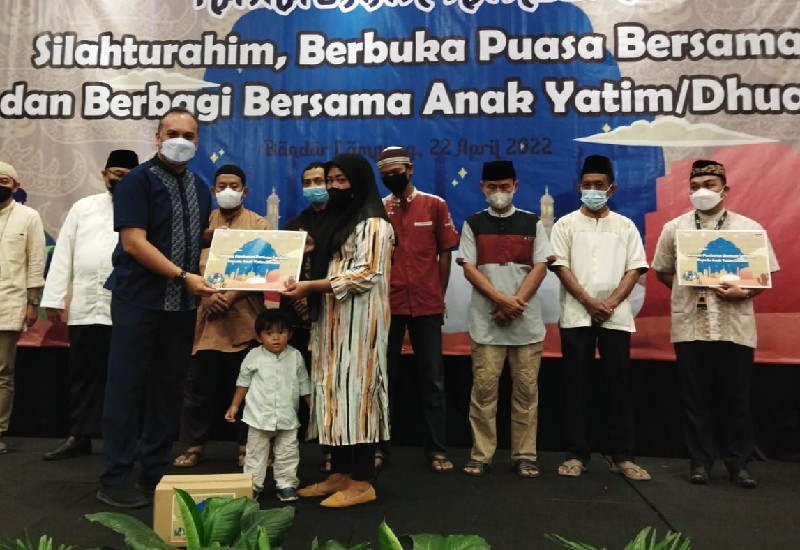  OJK Salurkan Bantuan Sosial Ramadan ke ACT