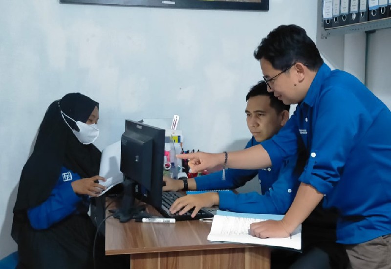  Tim Dosen Ekonomi Syariah UML Gelar Pengabdian Manajemen Kearsipan