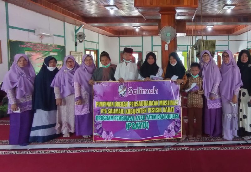  Salimah Pesisir Barat Safari Ramadan Kunjungi 3 Cabang, Santuni Yatim dan Duafa