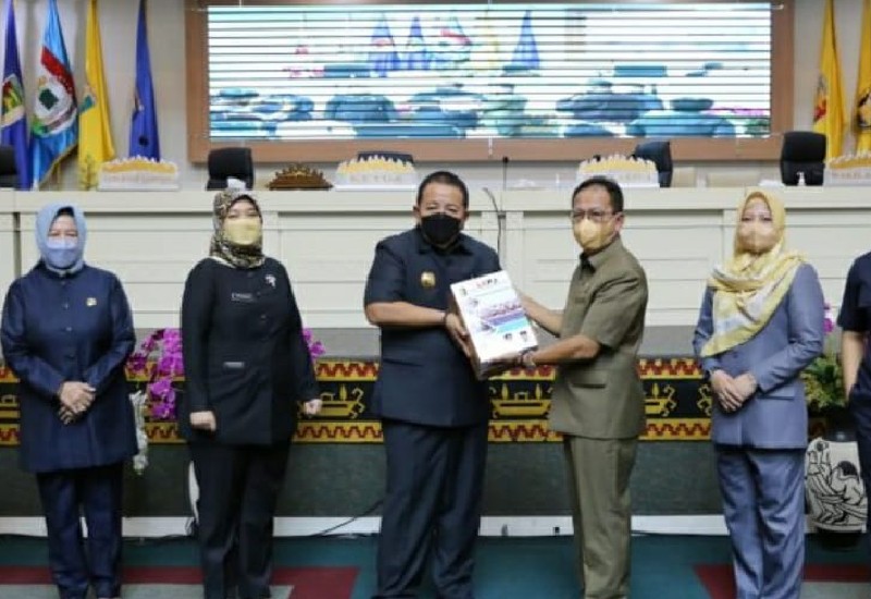  Ketua DPRD Lampung Terima Dokumen LKPJ Kepala Daerah