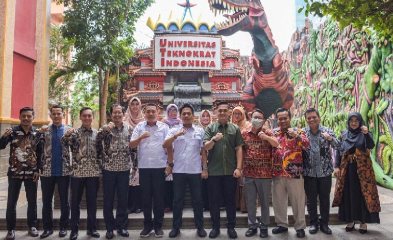  Plt Kadispora Lampung Descatama Apresiasi Porseni di Gelanggang Olahraga PTS Terbaik ASEAN Universitas Teknokrat Indonesia