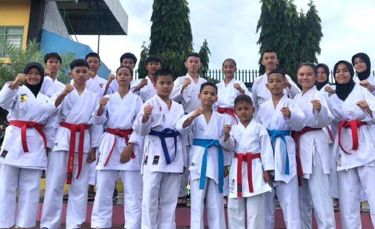  Tony Eka Candra Lepas Karateka BKC ke Kejuaraan Lampung Utara Cup