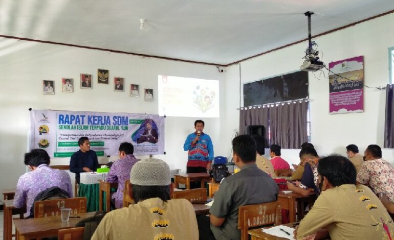  Sekolah Islam Terpadu Daarul ‘Ilmi Menuju Unggul dan Berdaya Saing
