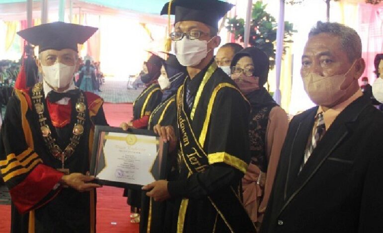  Rektor Itera Wisuda 421 Lulusan, Terbaik Muhammad Rofif Nurfaizi Prodi Kimia IPK 3,99