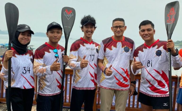  Mahasiswa FEB Unila Raih Emas dan Perak Kejuaraan First-Series Indonesia International Stand Up Paddle