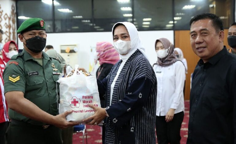  Donor Darah PMI dan Alumni SMPN 2 Bandar Lampung Angkatan 1985, Riana Sari Arinal Beri Apresiasi
