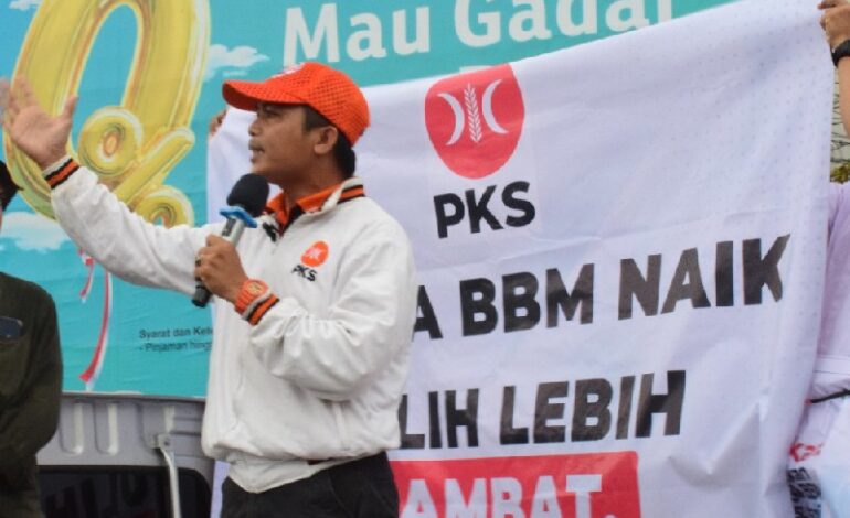  PKS Bandar Lampung Flashmob Tolak Kenaikan BBM