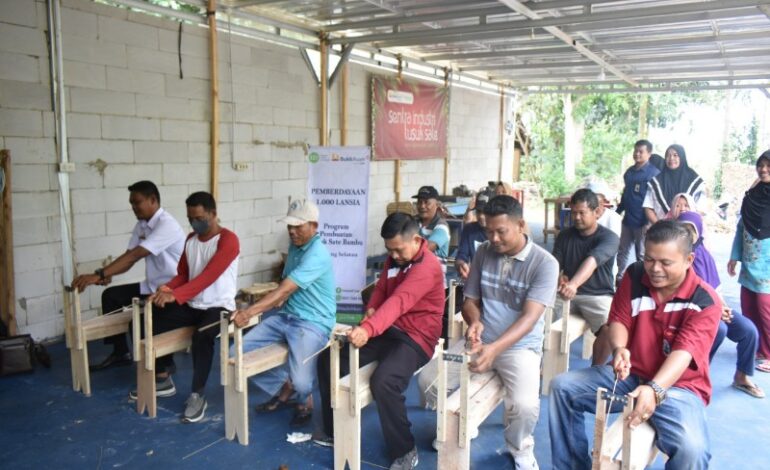  PT BA-IZI Lampung Inisiasi Pelatihan Pembuatan Tusuk Sate Bagi Pendamping Program Pemberdayaan 1.000 Lansia