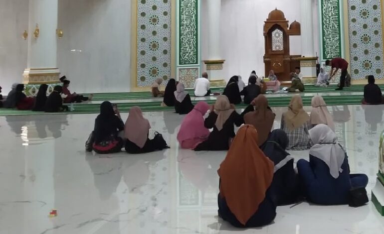  Festival Pesantren Ke-7: Lomba Tahfiz Diikuti 98 Peserta, Juri Bagi Tiga Sesi hingga Bakda Isya di Masjid Safinatul Ulum