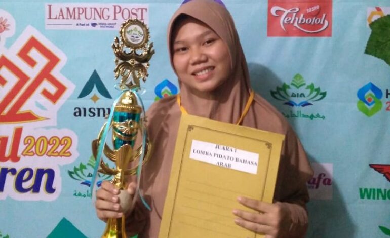  Nafilah Anzani Lubis Santriwati Ponpes Modern Daarul Ikrom Kedondong Pesawaran Bawa 2 Piala Festival Pesantren Ke-7