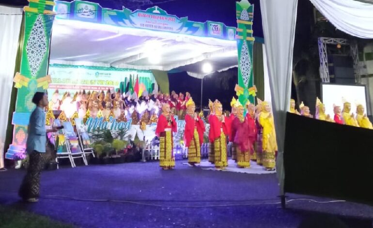  Tari Ratoe Jaroe Meriahkan Malam Penutupan Festival Pesantren Ke-7 Mahad Al Jamiah UIN Raden Intan Lampung