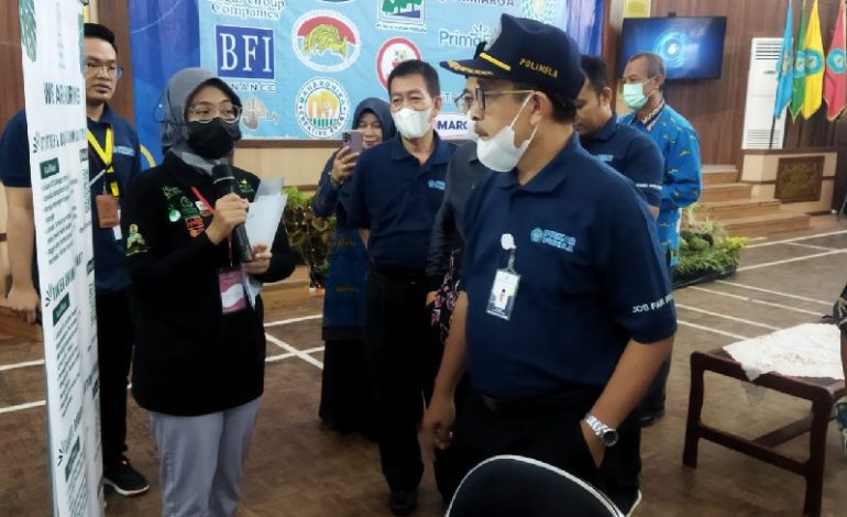  Buka Job Fair 2022, Direktur Polinela Sarono Kunjungi Semua Stan Perusahaan