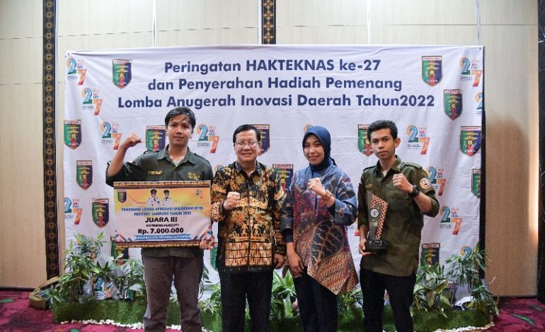 Pembangkit Listrik Tenaga Surya untuk Tanaman Hidroponik PTS Terbaik ASEAN Universitas Teknokrat Indonesia Juara Lomba Inovasi Daerah 2022