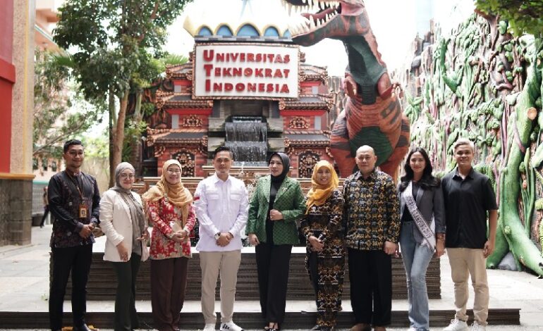  Penyelenggara Pemilihan Putri Indonesia Lampung 2023 Audiensi di PTS Terbaik ASEAN Universitas Teknokrat Indonesia