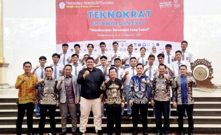  Undang Khusus SMKN 4 Bandar Lampung, Rektor PTS Terbaik ASEAN Universitas Teknokrat Indonesia Dr HM Nasrullah Yusuf SE MBA Dorong Siswa Belajar Teknologi Informasi
