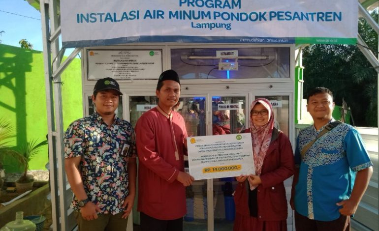  IZI Lampung Bantu Pengadaan Instalasi Air Minum Ponpes Darul Arqom Natar Lamsel