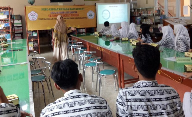 PTS Terbaik ASEAN Universitas Teknokrat Indonesia Gelar Pelatihan Mitigasi Bencana di SMAN 10 Bandar Lampung