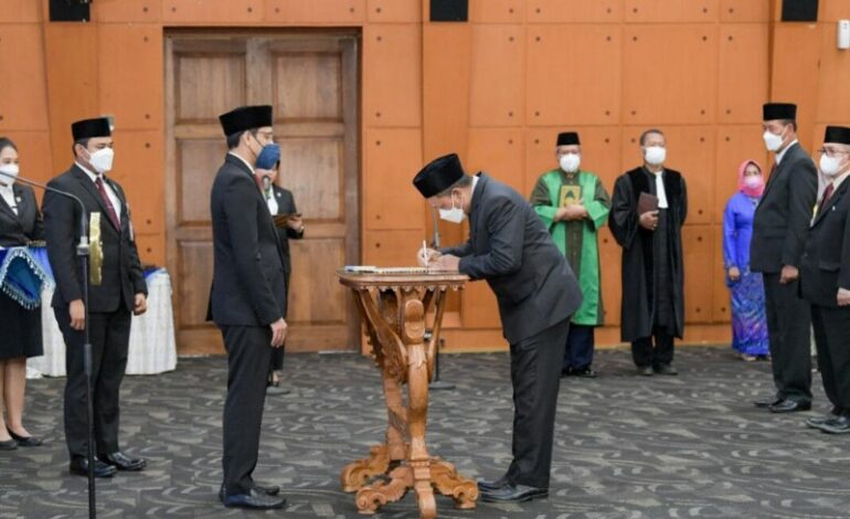  Menteri Nadiem Lantik 3 Pejabat Unila