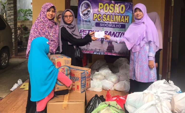  Pengurus Salimah Sidomulyo Lampung Selatan Distribusikan Bantuan untuk Korban Banjir di Beberapa Desa