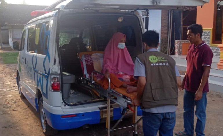  Ambulans Gratis IZI-YBM PLN Lampung Bantu Budi Berjuang Sembuhkan Istrinya dari Lupus