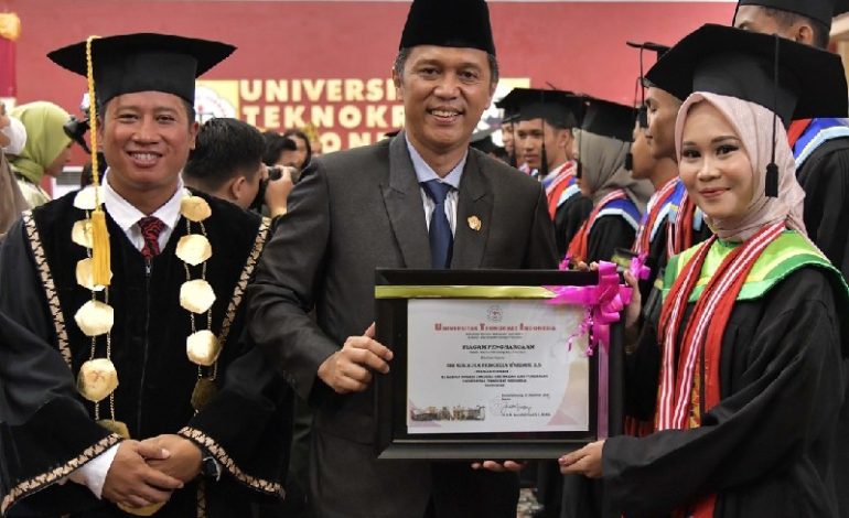  Kepala LLDikti Wilayah II Prof Iskhaq Iskandar Lontarkan Pujian Universitas Teknokrat Indonesia Banyak Gelar Pengabdian kepada Masyarakat