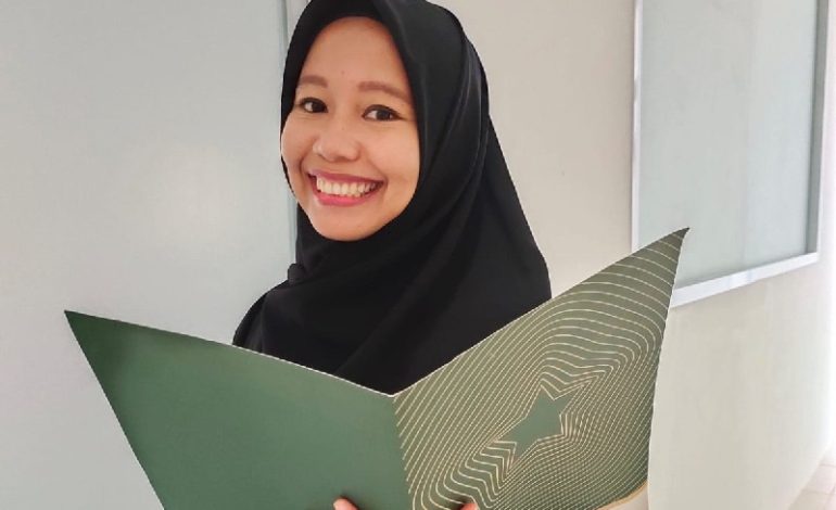  Kepala SMA Tunas Mekar Indonesia Tri Puji Astuti Raih Acer Smart School Awards (ASSA) 2022