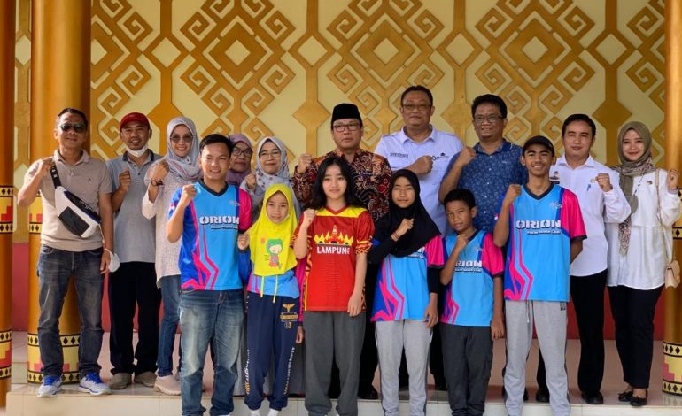  Walikota Metro Melepas Atlet Sepatu Roda Ikut Kejurnas Piala Ibu Negara