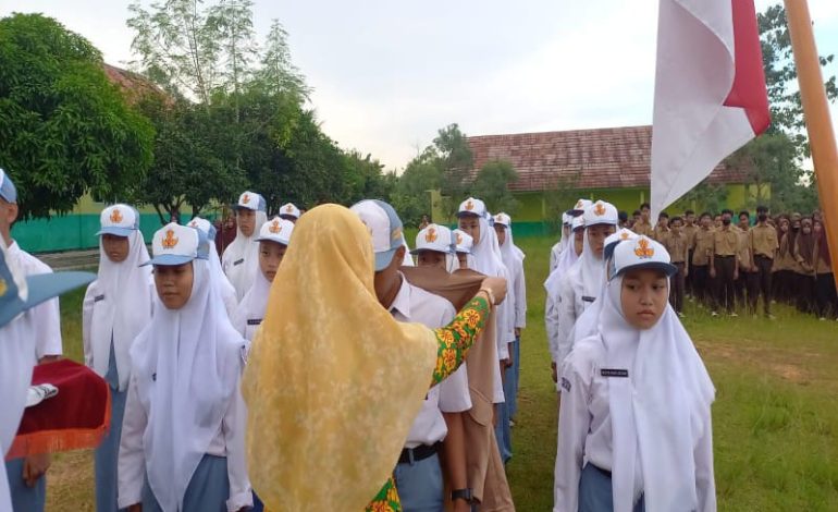  SMKN 1 Terbanggibesar Lantik OSIS dan MPK Serta Lepas PKL