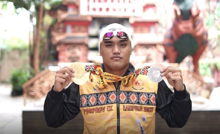  Akbar Wendi Sulistyo Perenang PTS Terbaik ASEAN Universitas Teknokrat Indonesia Raih 2 Emas 1 Perak 1 Perunggu Porprov IX