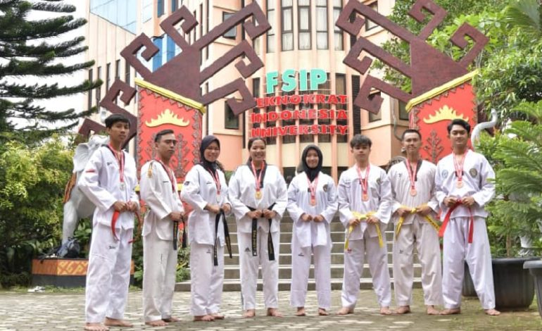  Taekwondoin PTS Terbaik ASEAN Universitas Teknokrat Indonesia Raih 8 Medali Taekwondo Master di UIN Raden Intan