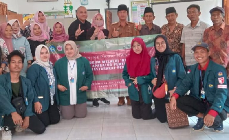  Mahasiswa KKN Unila di Pekon Payung Kotaagung Barat Tanggamus Penyuluhan Hukum
