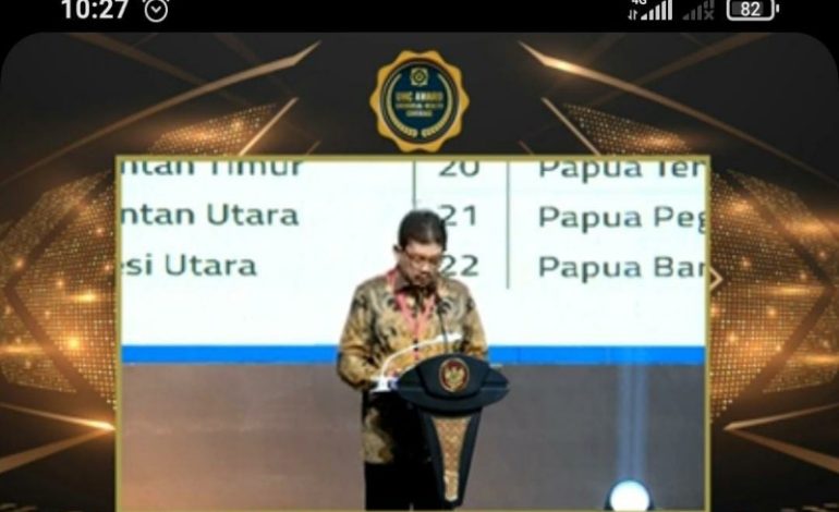  Wapres Berikan Penghargaan Pemda Berstatus Universal Health Coverage