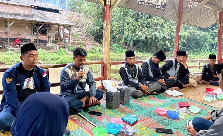  Ganjar Milenial Buka Bersama dan Santuni Yatim di Lampung Timur