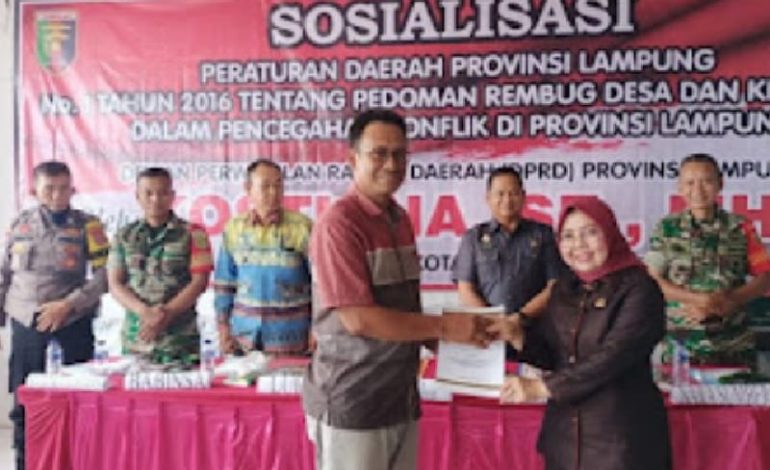  Anggota DPRD Lampung Kostiana Sosialisasikan Perda Rembuk Desa