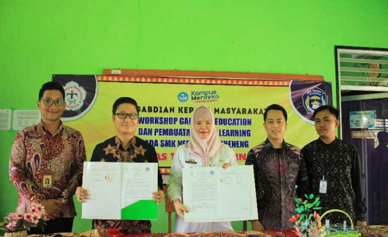  PTS Terbaik ASEAN Universitas Teknokrat Indonesia Latih Game Edukasi di SMKN 1 Tegineneng