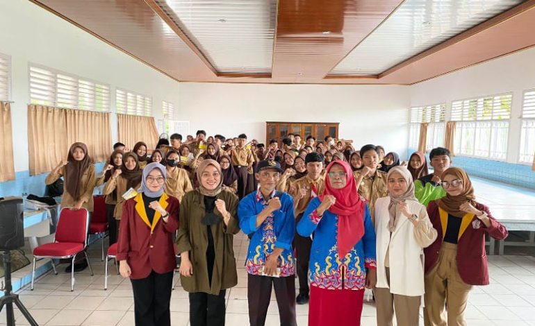  PTS Terbaik ASEAN Universitas Teknokrat Indonesia Bimbing Siswa SMAN 13 Bandar Lampung Copy Writing
