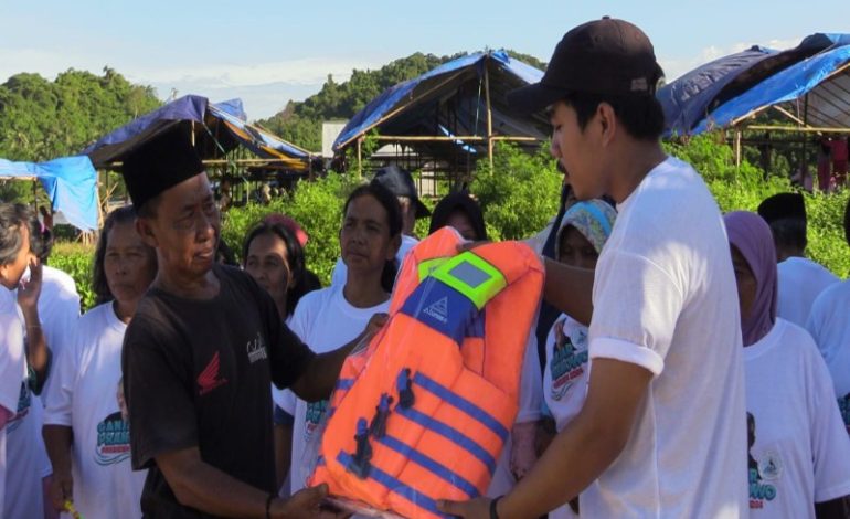  Peduli Lingkungan, Komunitas Nelayan Pesisir Lampung Ajak Warga Pesawaran Tanam Hutan Mangrove