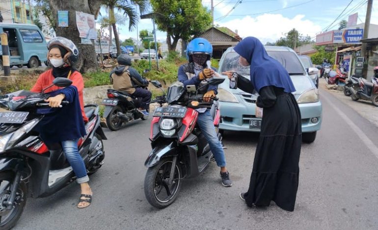  Gabungan Rohis di Bandar Lampung Bagi Takjil dan Paket Makanan Sahur
