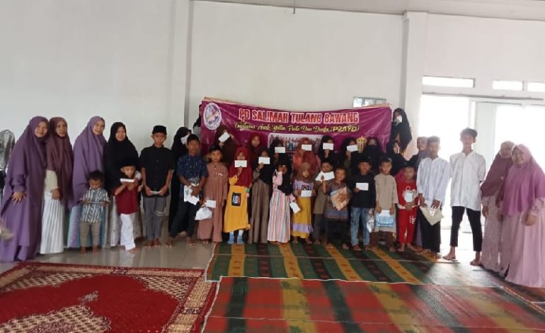  Salimah Tulangbawang Isi Jumat Berkah dengan Santuni Yatim dan Duafa